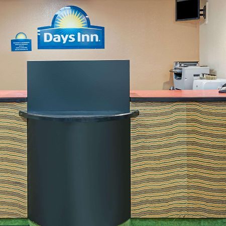 Days Inn By Wyndham Branford New Haven Conference Center Екстер'єр фото